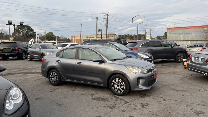 2019 Kia Rio S's photo