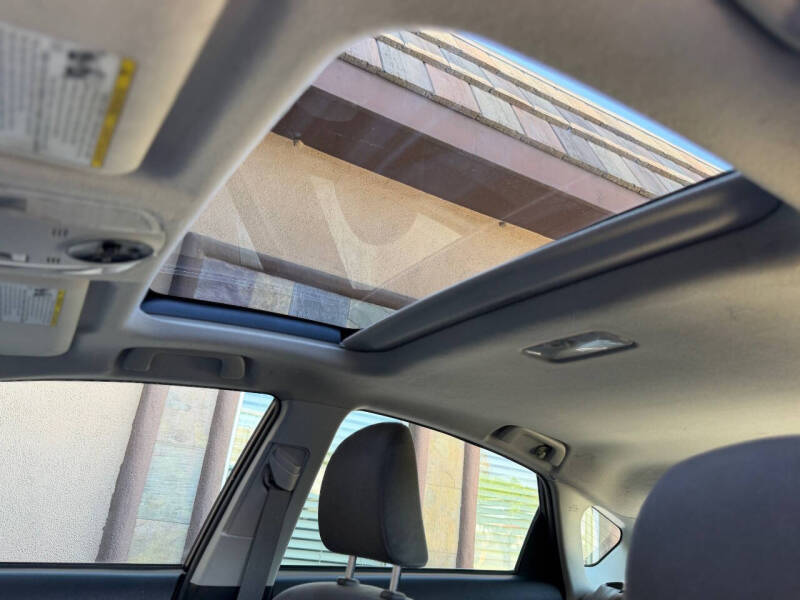 2013 Toyota Prius One - Photo 18