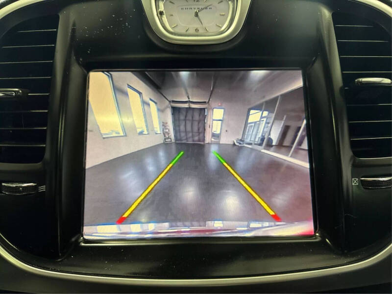 2016 Chrysler 300 Limited Anniversary