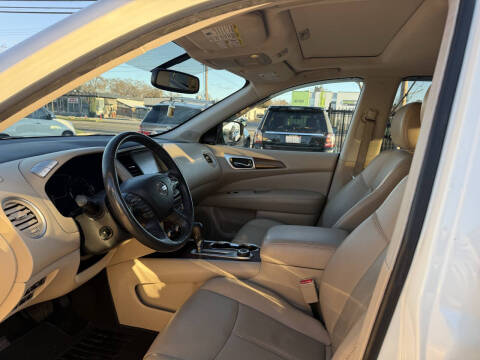 2017 Nissan Pathfinder Platinum