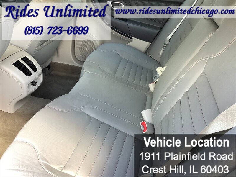2011 Ford Taurus SE