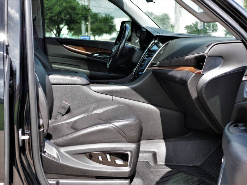 2020 Cadillac Escalade Premium Luxury