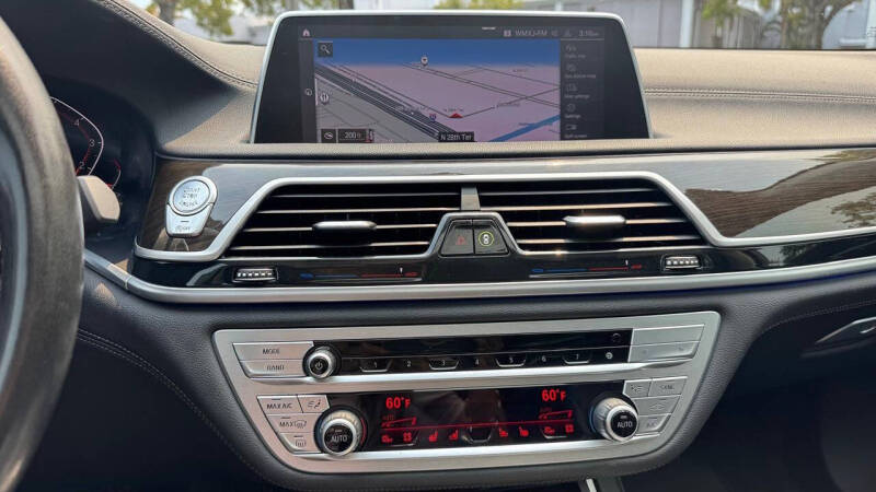 2022 BMW 7 Series 740i