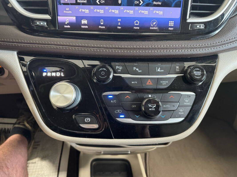 2021 Chrysler Pacifica Hybrid Touring L