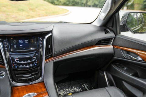 2017 Cadillac Escalade Luxury