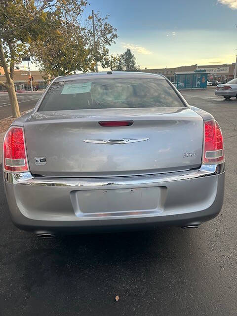 2014 Chrysler 300 Base photo 18