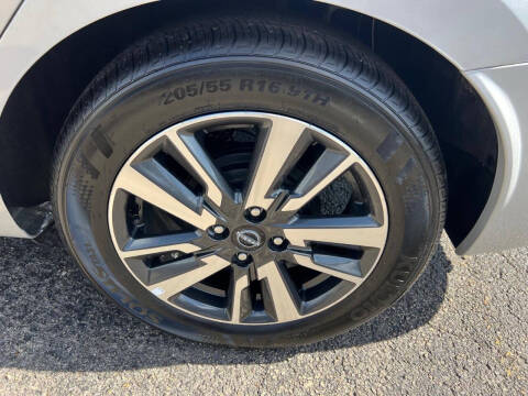 2025 Nissan Versa SV