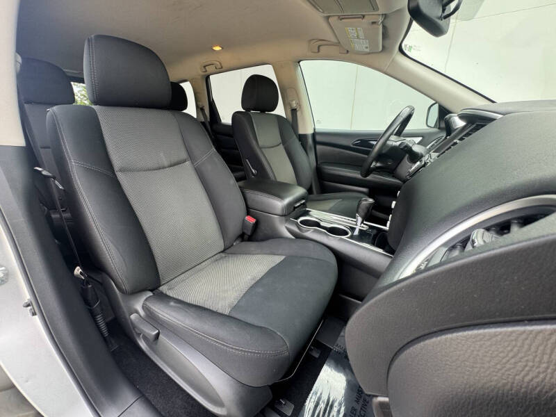 2018 Nissan Pathfinder SV