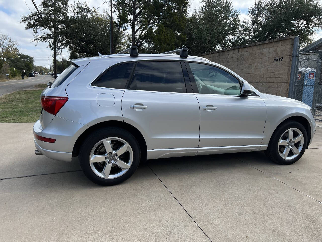 Used Car 2011 Audi Q5  2.0t Quattro Premium Plus Awd 4dr Suv For Sale Under $10,000 In Austin, Texas