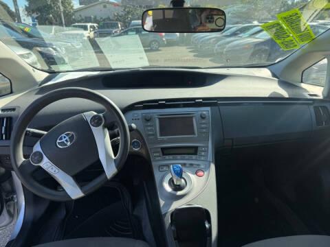 2015 Toyota Prius Three