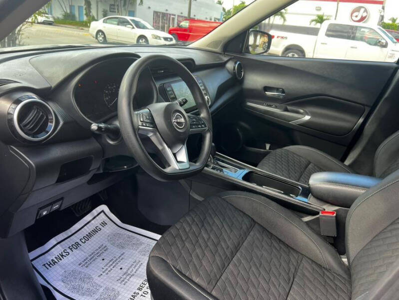 2023 Nissan Kicks SV