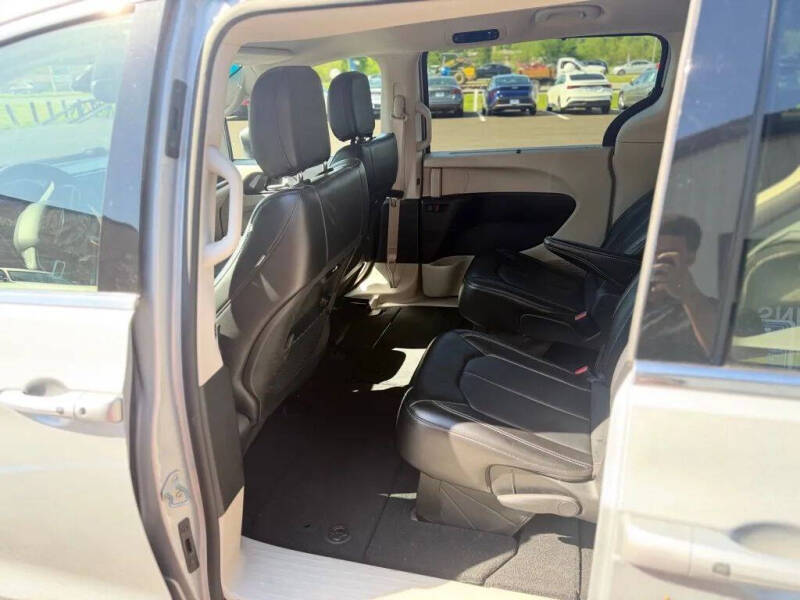 2023 Chrysler Pacifica Touring L