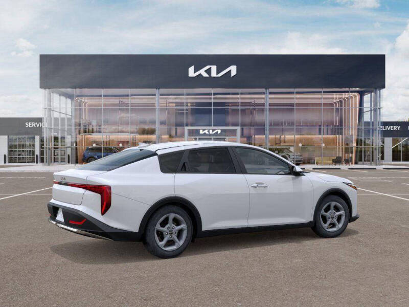 2025 Kia K4 LX