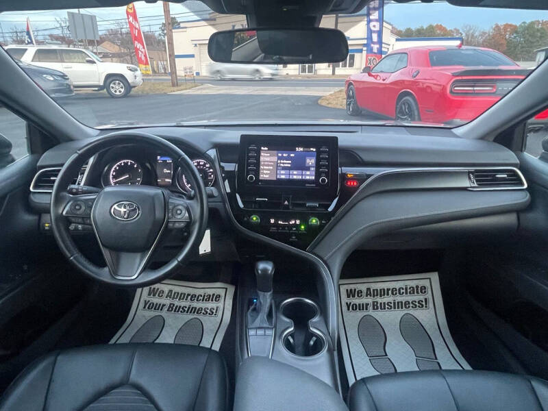 2022 Toyota Camry SE photo 15