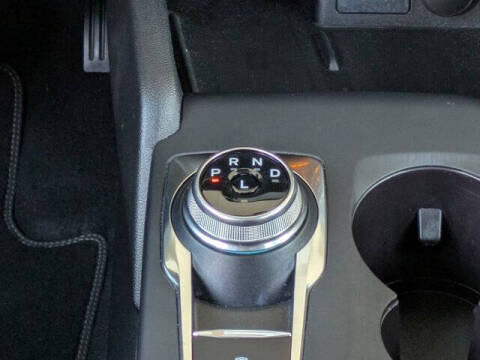 2022 Ford Escape Hybrid Titanium