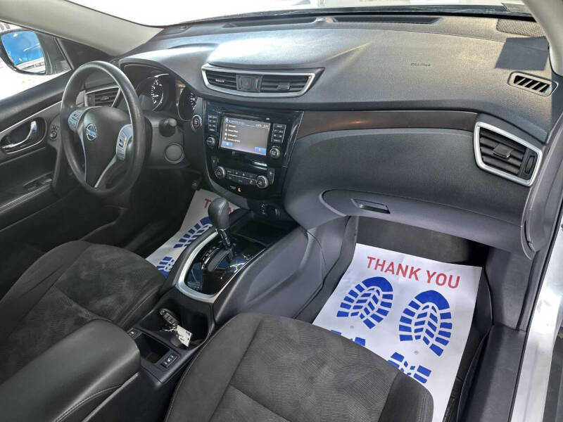 2016 Nissan Rogue SV