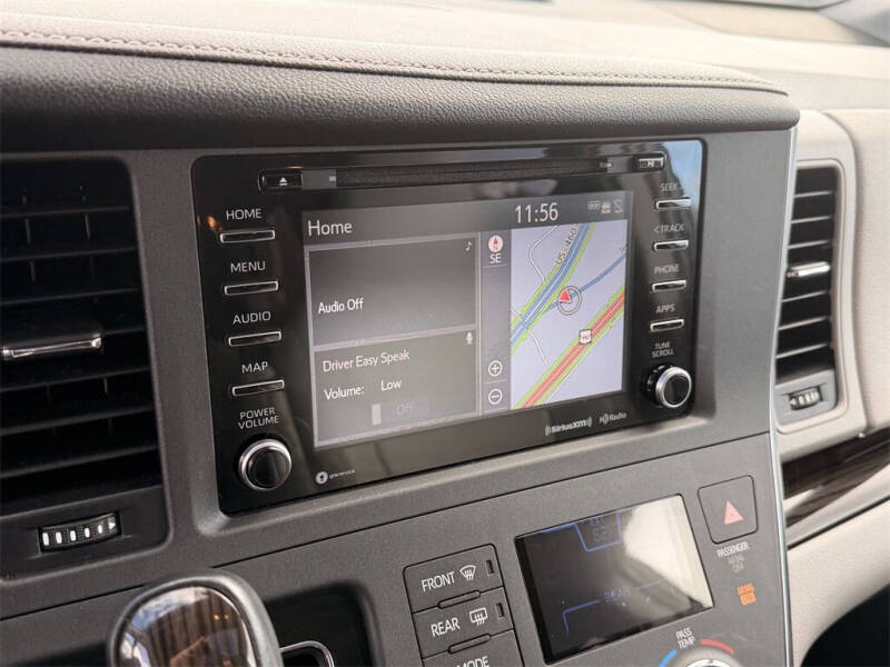 2018 Toyota Sienna XLE Premium 8-Passenger