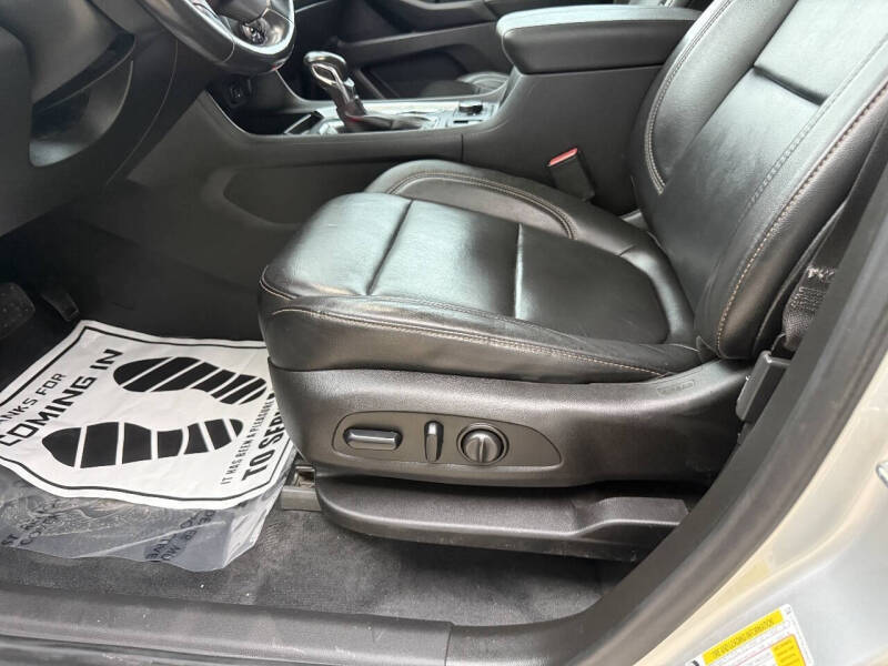 2021 Chevrolet Traverse LT Leather