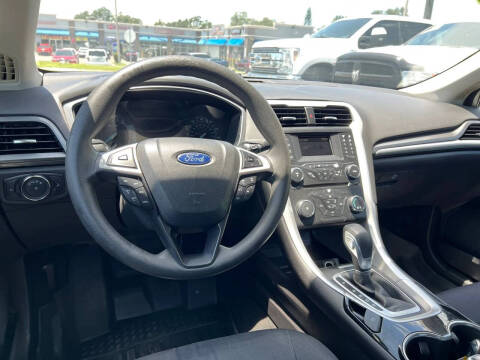 2014 Ford Fusion SE