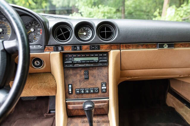 1987 Mercedes-Benz 560-Class 560 SL