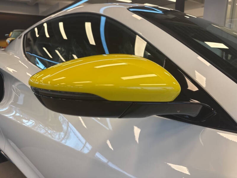 2026 Lotus Emira V6 SE