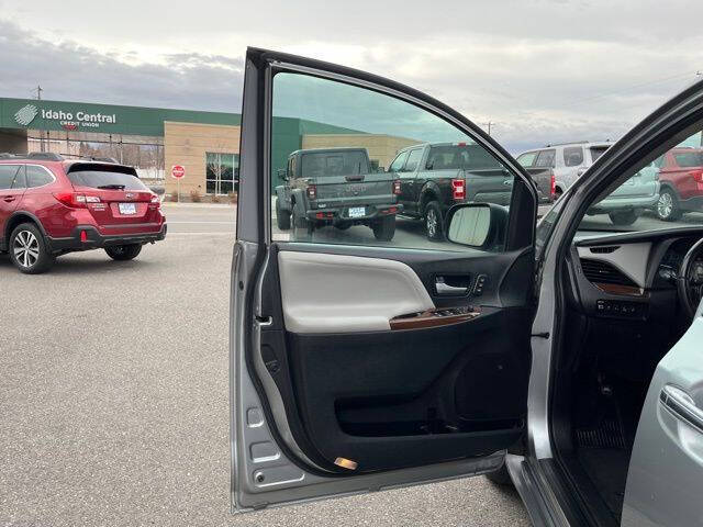 2017 Toyota Sienna