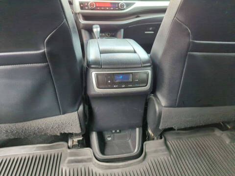 2017 Toyota Highlander SE