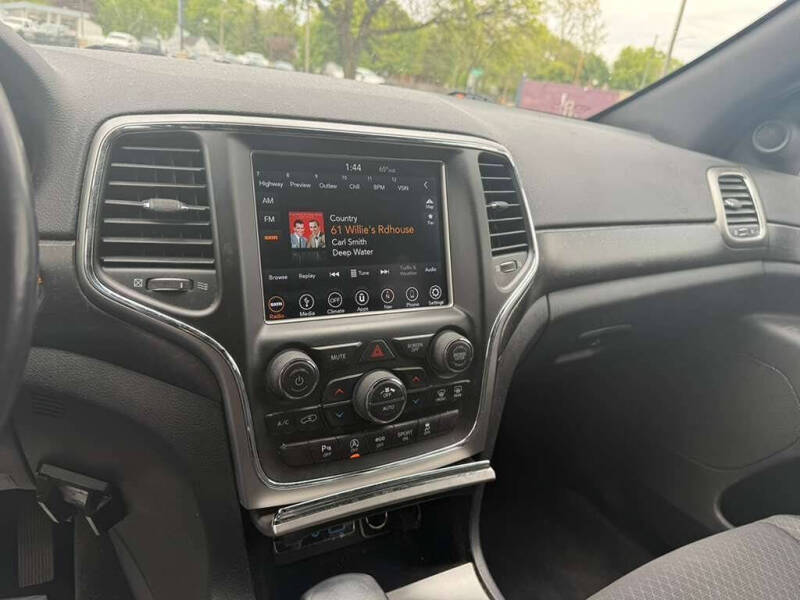 2018 Jeep Grand Cherokee Laredo E