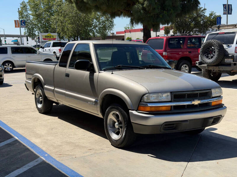 2000 Chevrolet S-10 LS