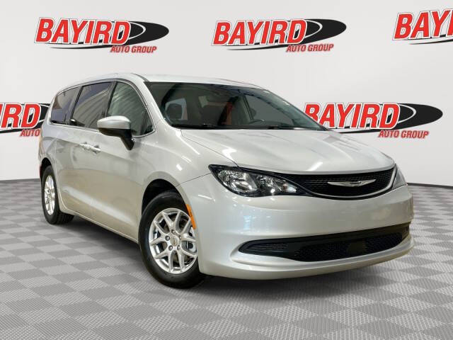 2023 Chrysler Voyager LX
