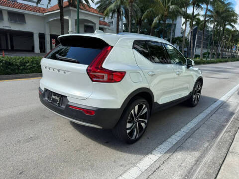 2024 Volvo XC40 B5 Plus Bright Theme