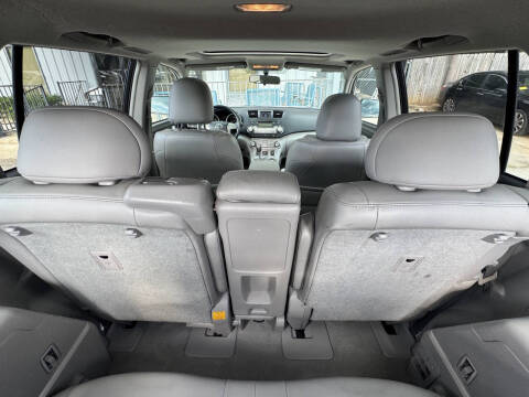 2010 Toyota Highlander SE
