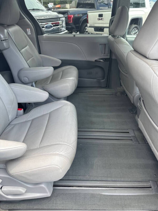 2015 Toyota Sienna