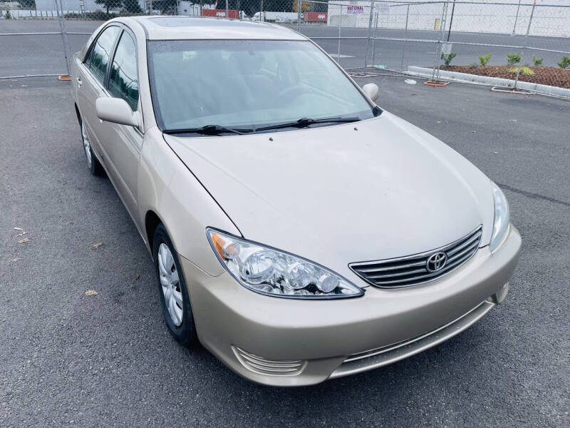 2005 Toyota Camry LE