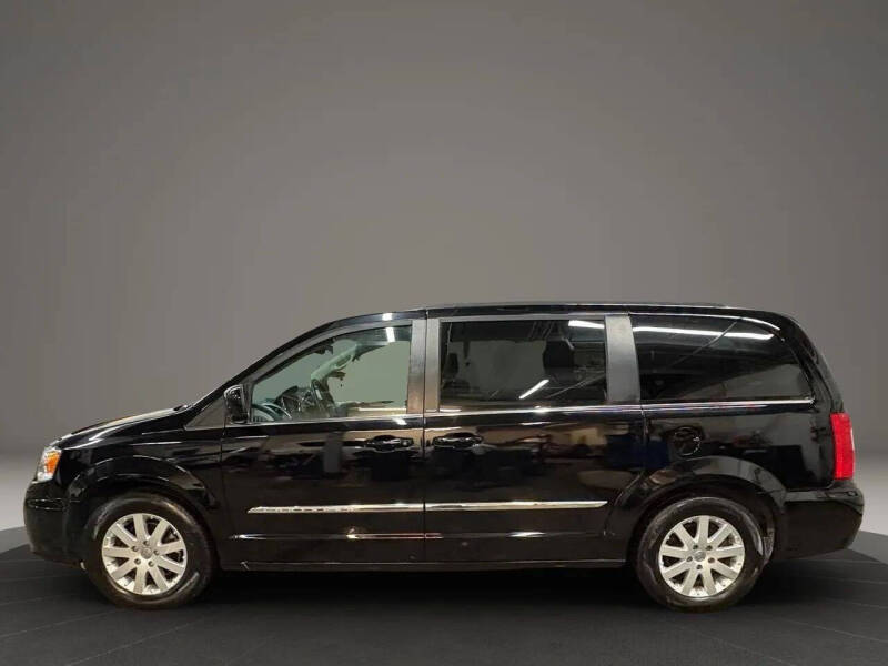 2012 Chrysler Town and Country Touring