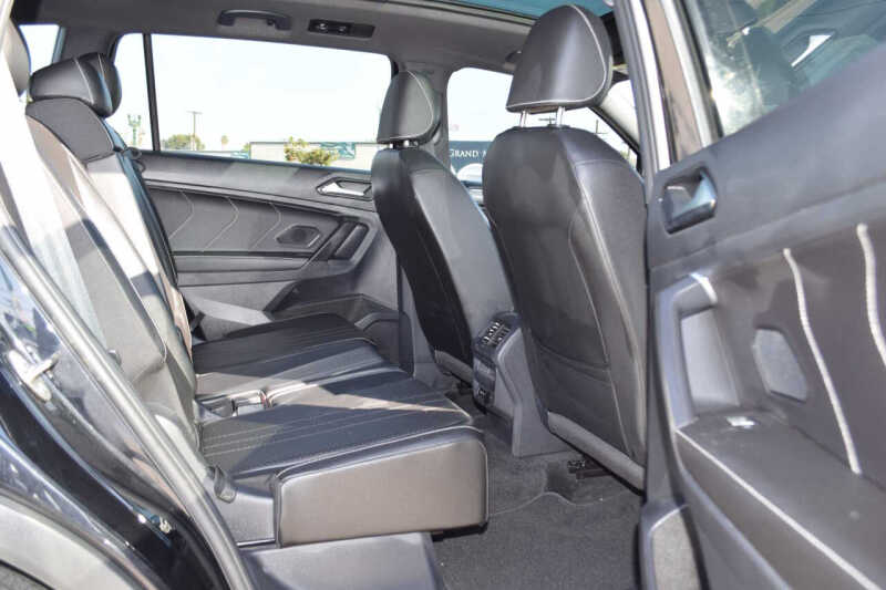 2023 Volkswagen Tiguan SE R-Line Black