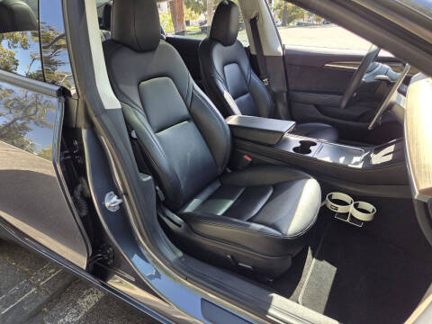 2023 Tesla Model 3 Performance