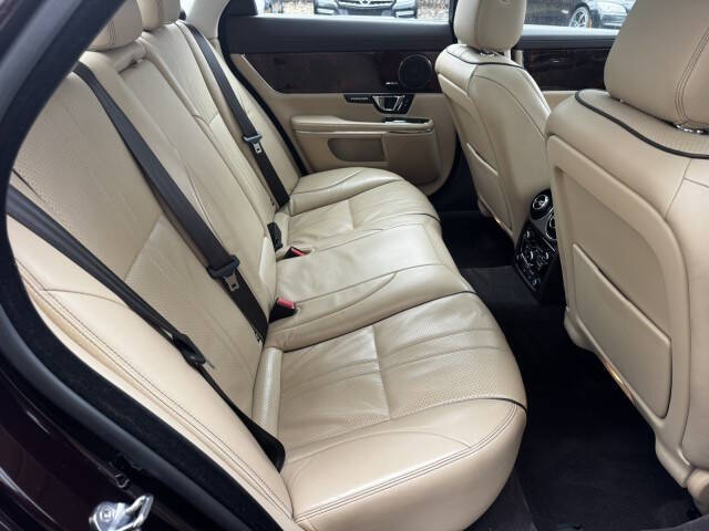 2016 Jaguar XJ R-Sport