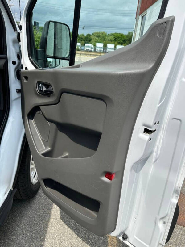 2023 Ford E-Transit
