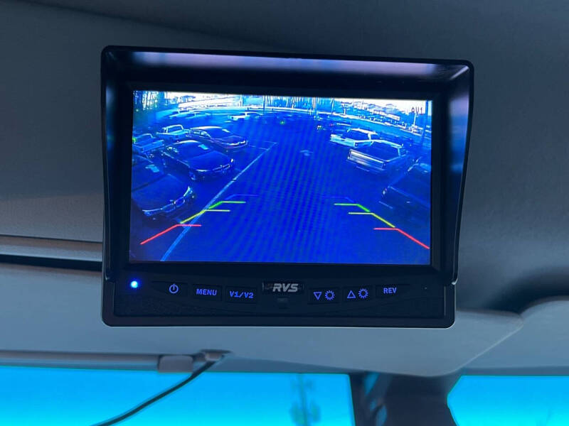 2021 Hino L6