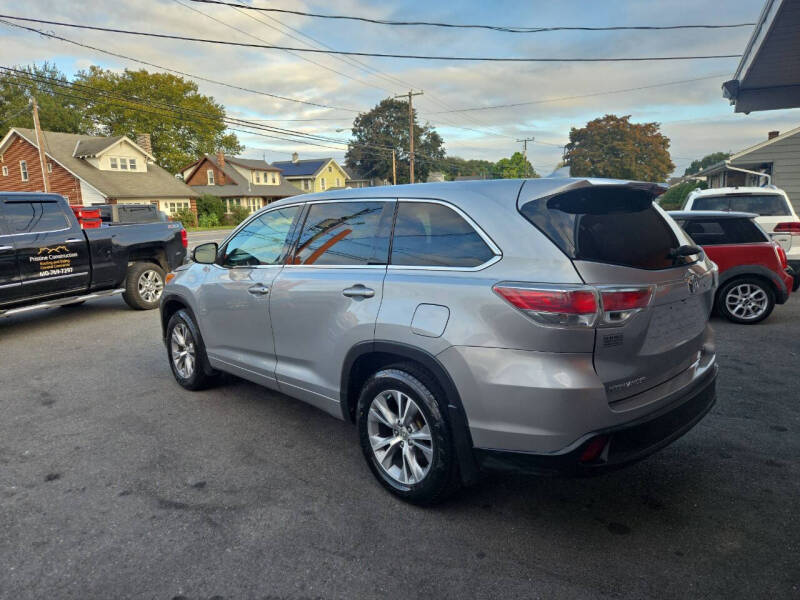 2014 Toyota Highlander LE