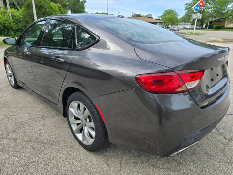 2015 Chrysler 200 S