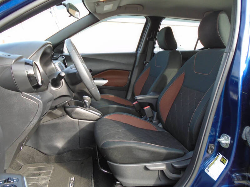 2019 Nissan Kicks SR