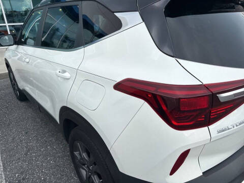 2023 Kia Seltos S