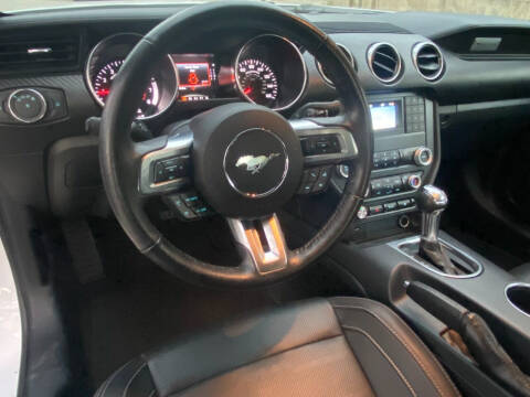 2021 Ford Mustang EcoBoost