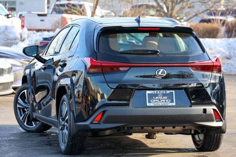 2025 Lexus UX 300h Premium