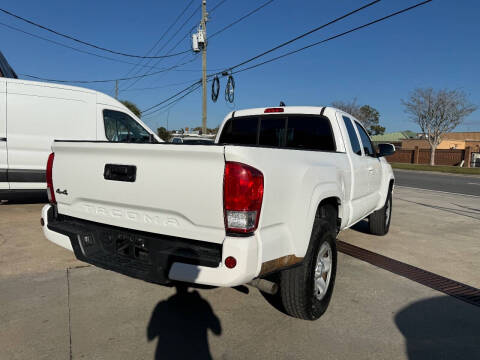 2017 Toyota Tacoma SR