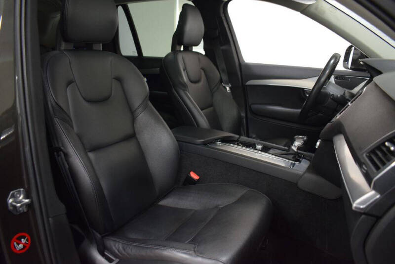 2018 Volvo XC90 T5 Momentum 7-Passenger