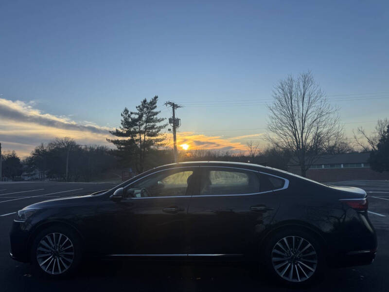 2017 Kia Cadenza Technology
