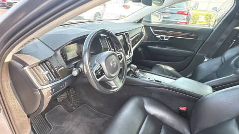2018 Volvo S90 T5 Momentum